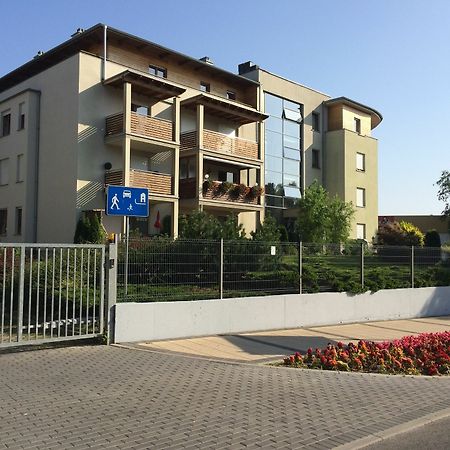 Apartament Pod Sosnami Ustka Exterior foto